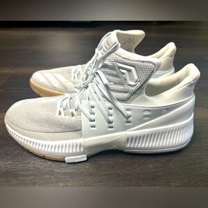 Men's Adidas Pro Bounce Low 2017  White/Ice Basketball Shoe 13M RARE